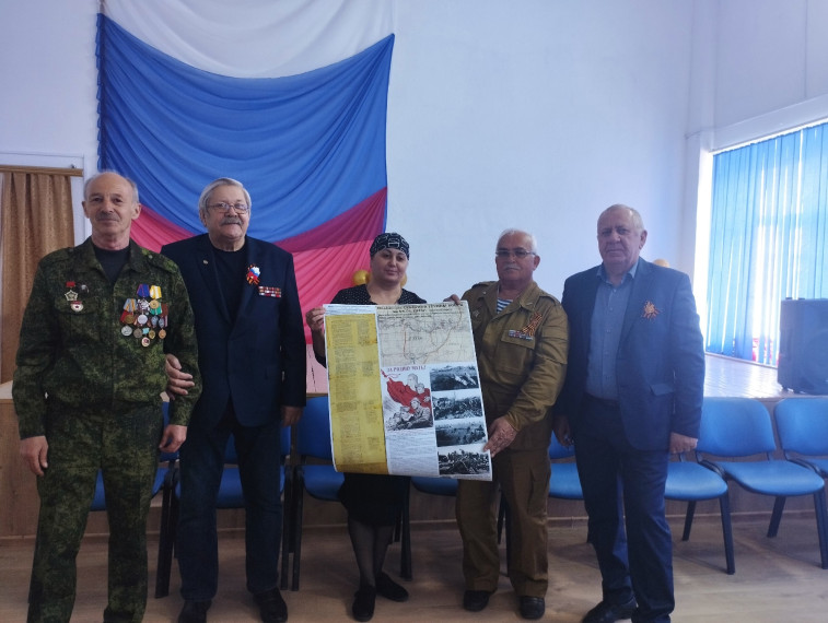 Сегодня нашу школу посетили гости и представители ВООВ "Боевое братство".